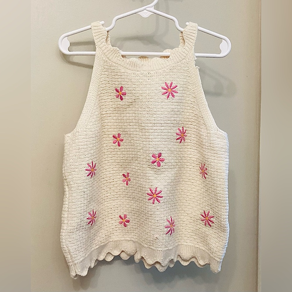 NWOT Old navy , crochet knit tank, bundle deals!